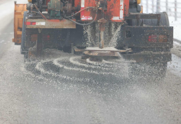 Баянгол дүүргийн нийтийн эзэмшлийн зам, талбайг 24 машин техник, 183 хүний бүрэлдэхүүнтэй цэвэрлэж байна