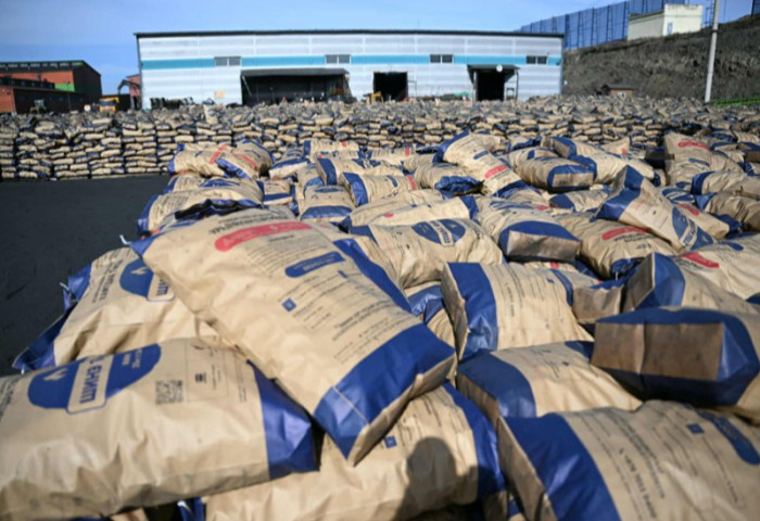 Нийслэлийн айл өрхийн халаалтад хэрэглэж байгаа хагас коксон түлшний татан авалт тутамд лабораторийн шинжилгээ тогтмол хийж байна