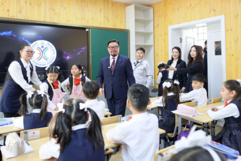 Нийслэлийн 1-5 дугаар ангийн сурагчид “Сүүн дархлаа” хөтөлбөрт хамрагдаж эхэллээ