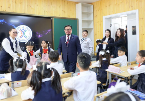 Нийслэлийн 1-5 дугаар ангийн сурагчид “Сүүн дархлаа” хөтөлбөрт хамрагдаж эхэллээ