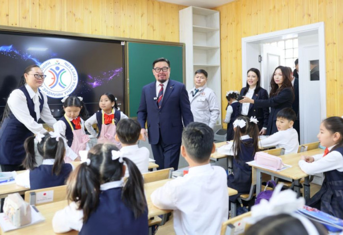 Нийслэлийн 1-5 дугаар ангийн сурагчид “Сүүн дархлаа” хөтөлбөрт хамрагдаж эхэллээ