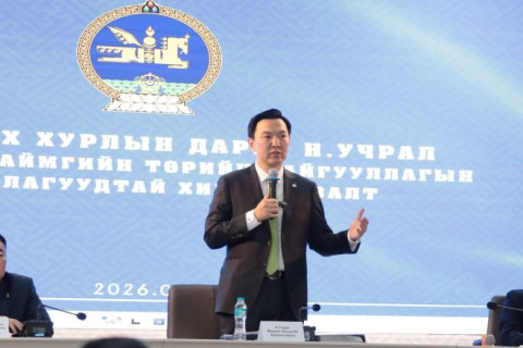 БАЯНХОНГОР: Орон нутгийн бие даасан хөгжлийг дэмжинэ