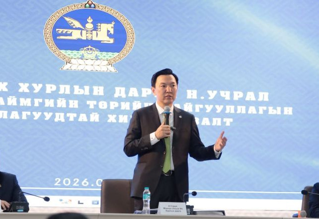 БАЯНХОНГОР: Орон нутгийн бие даасан хөгжлийг дэмжинэ