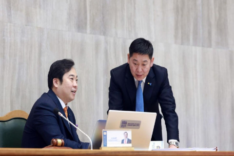 НИТХ-ын ээлжит VI хуралдаанаар Нийслэлийн бодлогын баримт бичгийн төлөвлөгөө, хэрэгжилт, үр дүнг хэлэлцэж байна