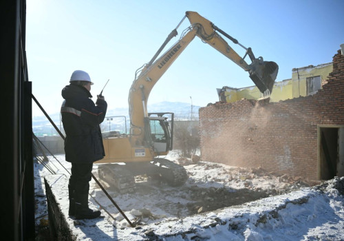 “Сэлбэ 20 минутын хот” төслийн газар чөлөөлөлтөөр өндөр төвөгшилтэй объектыг буулгаж, нураах ажлыг эхлүүллээ