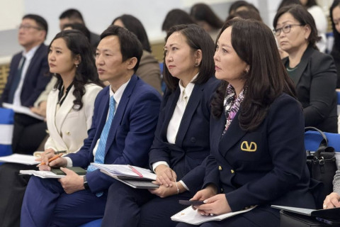 Өсвөр үеийн жирэмслэлт бууруулах шийдлийг хэлэлцэв