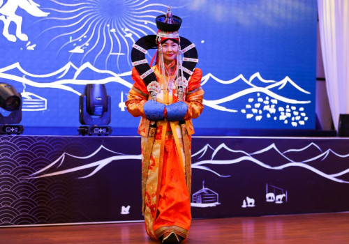 Гал морин жилийн үндэсний хувцасны загварын чиг хандлагыг тодорхойлох “Минимал дээл“ шоу боллоо