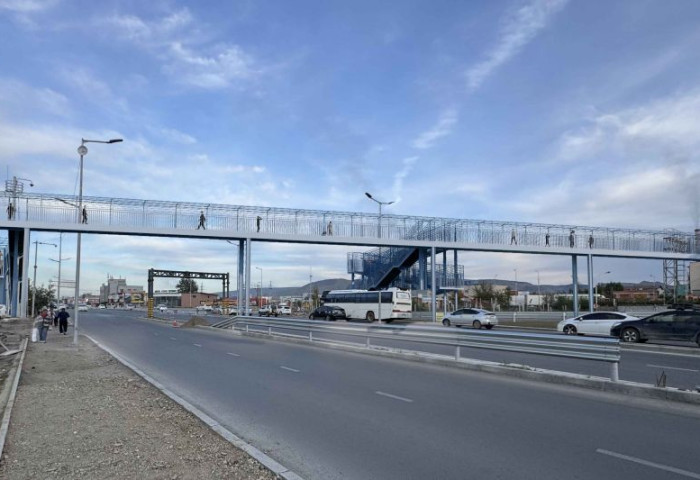 Таван шарын нүхэн гарц орчимд 90 метр урттай явган хүний гүүрэн гарц барина