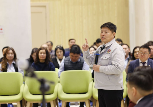 Х.Нямбаатар: Нийслэлийн ерөнхий боловсролын сургуулийн сургалтын чанар, агуулгыг сайжруулах санал, санаачилгыг дэмжинэ