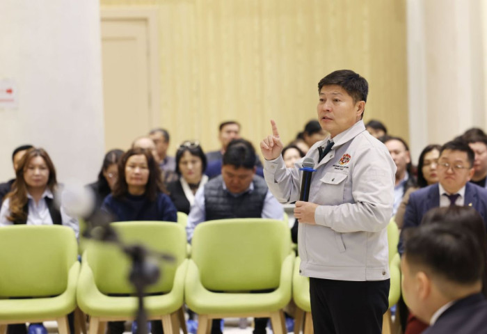 Х.Нямбаатар: Нийслэлийн ерөнхий боловсролын сургуулийн сургалтын чанар, агуулгыг сайжруулах санал, санаачилгыг дэмжинэ