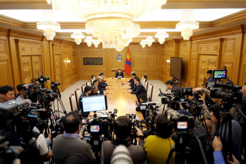 Стратегийн болон үүсмэл ордуудын 60 хувийн өгөөжийг ард түмэнд ногдуулах тохиролцоонд хүрлээ