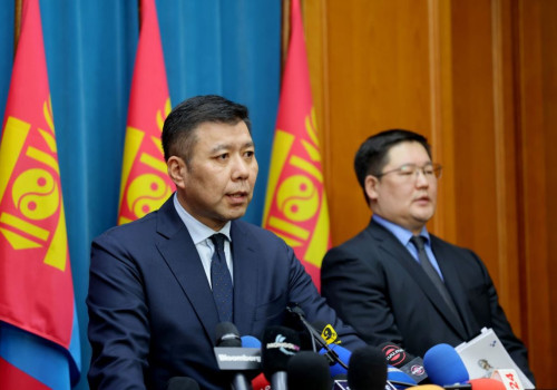 Гашуунсухайт боомтод хууль бусаар газар эзэмшиж, төрийн мэдлийн зам ашиглаж байсан “Смарт Эко Транс” компанитай холбоотой тогтоолыг хүчингүй болгоно