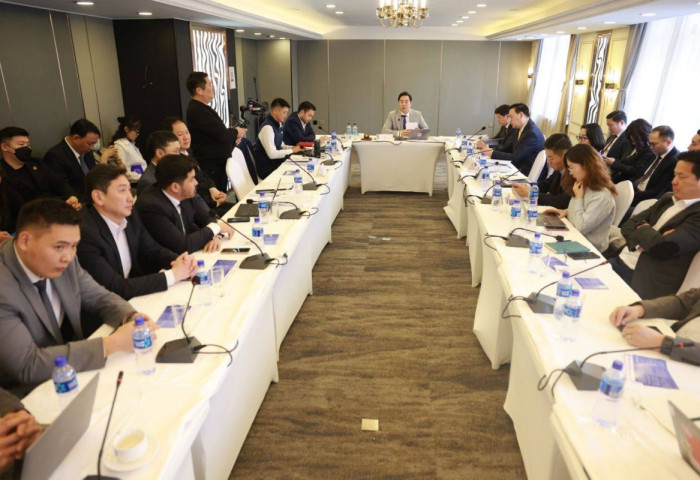 НИТХ-ын зөвлөлийн гишүүд Улаанбаатар хотын худалдааны танхимын гишүүн байгууллагуудын санал, тулгамдсан асуудлыг сонслоо