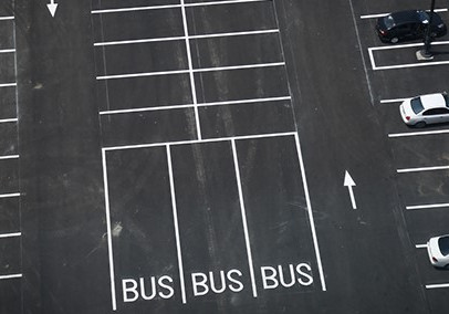 Нийслэлийн хамгийн их ачаалалтай 60 байршлын зогсоолыг нээлттэй ажиллуулна