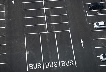 Нийслэлийн хамгийн их ачаалалтай 60 байршлын зогсоолыг нээлттэй ажиллуулна