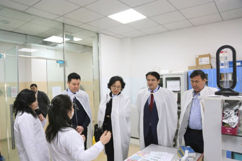 Боловсрол, шинжлэх ухааны дэд хорооны дарга, гишүүд шинжлэх ухааны байгууллагуудын үйл ажиллагаатай танилцав