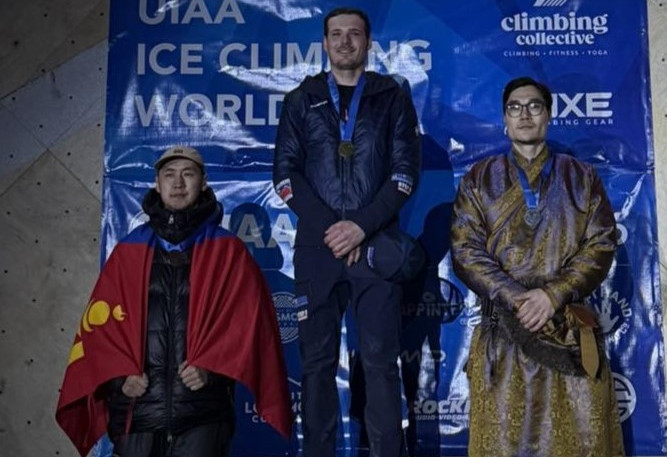 Мөсөнд авиралтын дэлхийн цомоос Ч.Мандахбаяр мөнгө, Н.Хэрлэн хүрэл медаль хүртэв