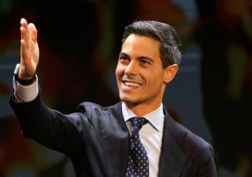 Нидерландын түүхэн дэх хамгийн залуу Ерөнхий сайд тангаргаа өргөжээ