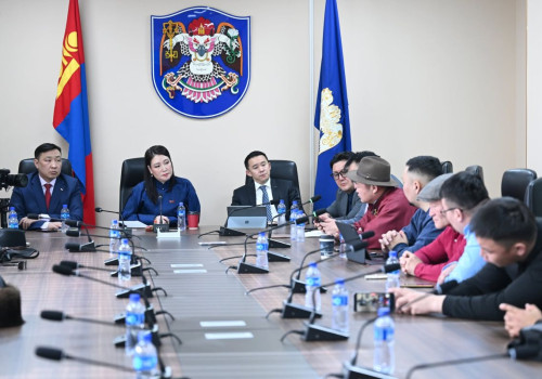 Өв соёлоо хамгаалж, морин уралдааныг нэгдсэн стандарттай болгох асуудлаар уяачдын төлөөлөлтэй уулзлаа