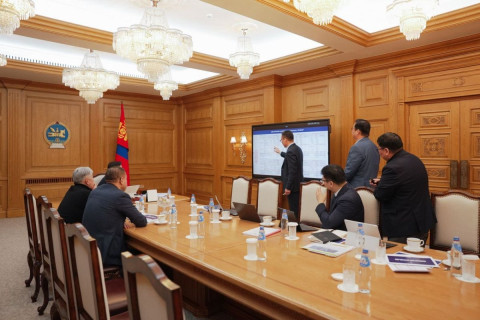 Ерөнхий сайд Г.Занданшатар  эрчим хүчний салбарын өнөөгийн нөхцөл байдал, тулгамдсан асуудлын талаар холбогдох албаныхантай уулзаж, үүрэг өгжээ