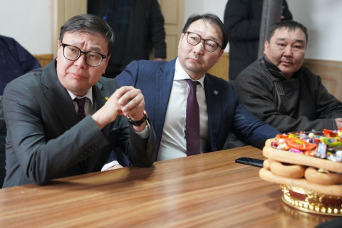 ЗУРГААН ЖИЛ ГАЦСАН РЭНЧИНЛХҮМБЭ СУМЫН СУРГУУЛИЙН БАРИЛГЫГ ДУУСГАХ САНХҮҮЖИЛТИЙГ АХБ-ААС ХӨНГӨЛӨЛТТЭЙ ЗЭЭЛЭЭР ШИЙДВЭРЛЭЛЭЭ