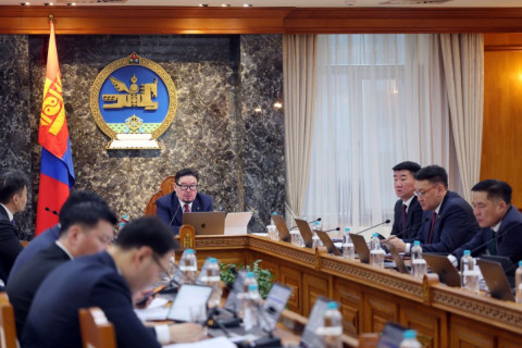 Төрийн байгууллага, албан тушаалтан мэдээллийг албаны нууцад хамааруулдаг байсныг цэгцлэхээр боллоо