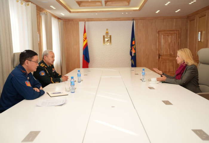 ХАМТЫН АЖИЛЛАГААГ ЭХЛҮҮЛЭХ ТАЛААР САНАЛ СОЛИЛЦЛОО