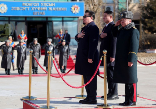 Зэвсэгт хүчний алба хаагчдын нийгмийн баталгааг сайжруулах зарим асуудлыг шийдвэрлэхээр болов