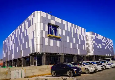 Сүхбаатар дүүргийн 13 дугаар хороонд спорт цогцолбор бүхий цэцэрлэгт хүрээлэнгийн барилга угсралтын ажил 80 хувьтай үргэлжилж байна