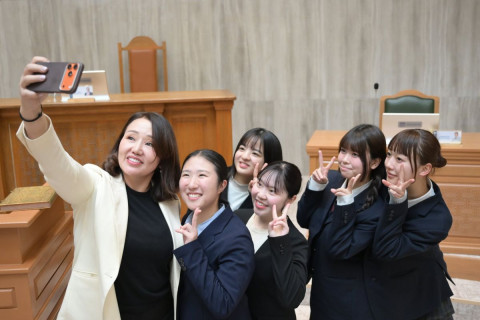 Мияаконожо хотын Технологийн коллежийн багш, сурагчдын төлөөллийг хүлээн авч уулзлаа