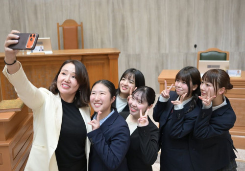 Мияаконожо хотын Технологийн коллежийн багш, сурагчдын төлөөллийг хүлээн авч уулзлаа