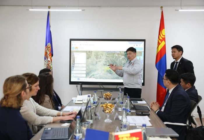 Хотын дарга Х.Нямбаатар Франц улсын “Veolia” группийн төлөөлөгчидтэй уулзлаа