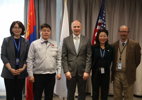 Хотын дарга Х.Нямбаатар АНУ-ын Мянганы сорилтын корпорацын төлөөлөгчидтэй уулзлаа