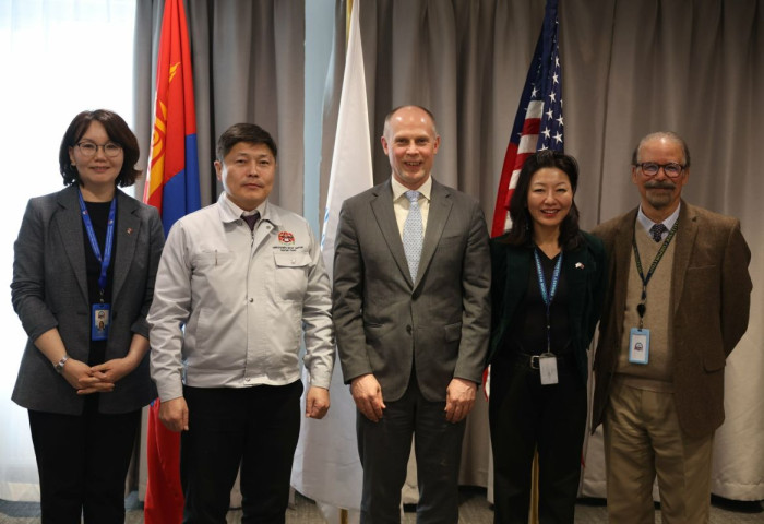 Хотын дарга Х.Нямбаатар АНУ-ын Мянганы сорилтын корпорацын төлөөлөгчидтэй уулзлаа