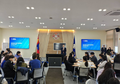 Хорооны зохион байгуулагчид “Иргэн төвтэй хөгжлийн төлөө” сэдэвт сургалтад хамрагдаж байна