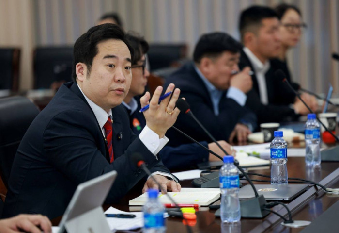 ЭНЭ ЖИЛ 94.1 КМ ЯВГАН БОЛОН ДУГУЙН ЗАМ ТАВИХААР ТӨЛӨВЛӨЖ БАЙНА