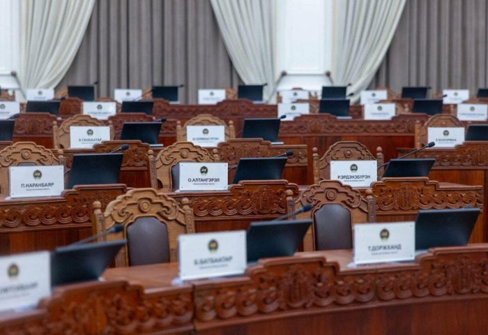 “Төрийг гацаасан улс төрчид: Ард түмэн хэзээ хариуцлага нэхэх вэ?”