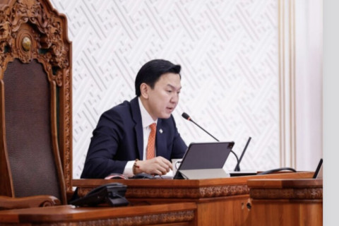 “Төрийг гацаасан улс төрчид: Ард түмэн хэзээ хариуцлага нэхэх вэ?”