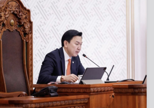 “Төрийг гацаасан улс төрчид: Ард түмэн хэзээ хариуцлага нэхэх вэ?”