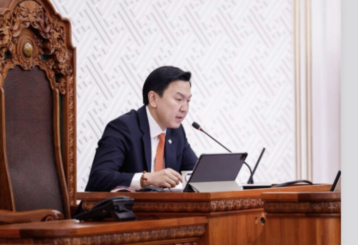 “Төрийг гацаасан улс төрчид: Ард түмэн хэзээ хариуцлага нэхэх вэ?”