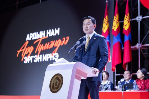 Н.Учрал өөрөө Ерөнхий сайд болж, төрийн ажлаа урагшлуулж, намын гишүүддээ зангараг зааж ажилла...