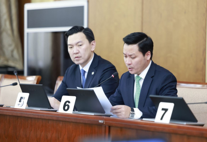 Н.Учралыг Монгол Улсын Ерөнхий сайдаар томилох саналыг Төрийн байгуулалтын байнгын хороонд танилцууллаа