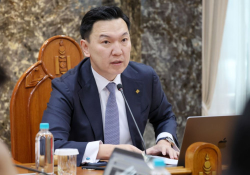 Ерөнхий сайд Н.Учрал эхний шийдвэрээрээ 12100 компанийн дансыг нээлээ