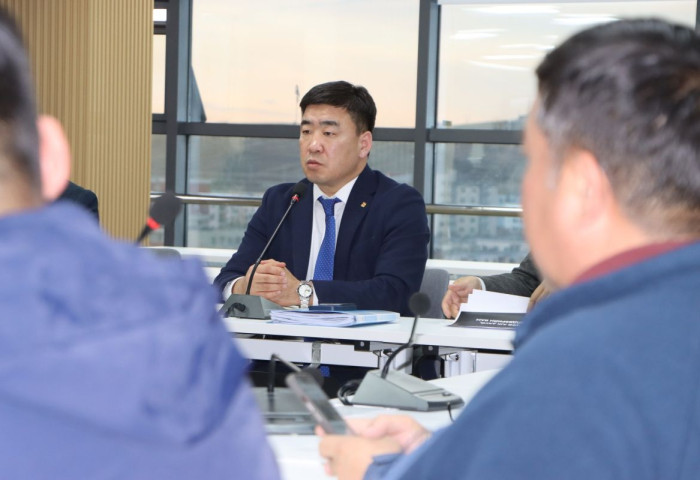 ХХААХҮ-ийн сайд Ц.Идэрбат: Тариаланчдын урамшуулал, шатахууны хангамж, зээлийн “Хар жагсаалт“-ыг шийдвэрлэж, хөнгөлөлттэй зээлийг шуурхай олгоно