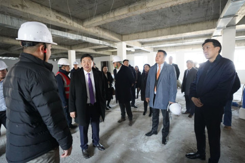 ЗАМ, ТЭЭВРИЙН САЙД Б.ДЭЛГЭРСАЙХАН ИНҮТ-ИЙН 15 ЖИЛ ГАЦСАН “ЦЭНХЭР БАРИЛГА”-ЫН АЖЛЫГ ЭРЧИМЖҮҮЛЭХ ҮҮРЭГ ӨГЛӨӨ