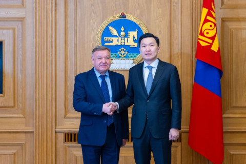 ЕРӨНХИЙ САЙД Н.УЧРАЛ ОХУ-ААС МОНГОЛ УЛСАД СУУГАА ЭЛЧИН САЙД А.Н.ЕВСИКОВТОЙ УУЛЗАВ