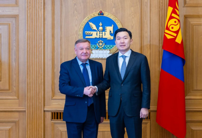 ЕРӨНХИЙ САЙД Н.УЧРАЛ ОХУ-ААС МОНГОЛ УЛСАД СУУГАА ЭЛЧИН САЙД А.Н.ЕВСИКОВТОЙ УУЛЗАВ