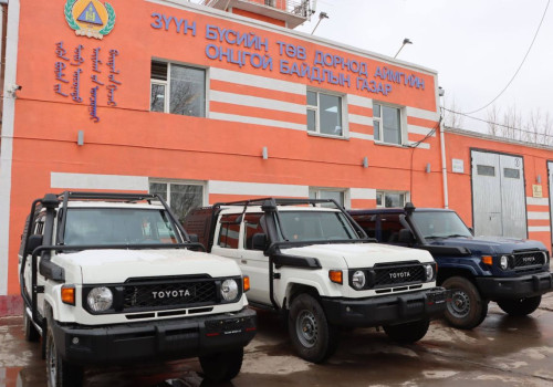 Дорнодын аймгийн зарим сумдад туулах чадвар сайтай автомашин олгосныг хүлээлгэн өглөө
