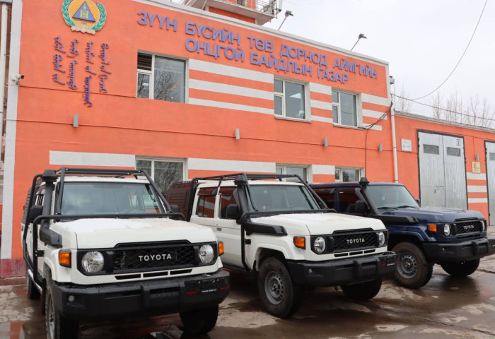 Дорнодын аймгийн зарим сумдад туулах чадвар сайтай автомашин олгосныг хүлээлгэн өглөө