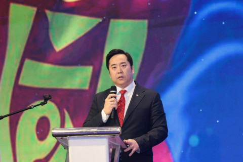 А.БАЯР: ӨНӨӨДРИЙН БАЙДЛААР НИЙСЛЭЛИЙН 9 ДҮҮРЭГТ  1551 БАЙРШИЛД КАМЕР АЖИЛЛАЖ БАЙНА. ҮҮНИЙГ 1856 БАЙРШЛААР НЭМЭГДҮҮЛНЭ